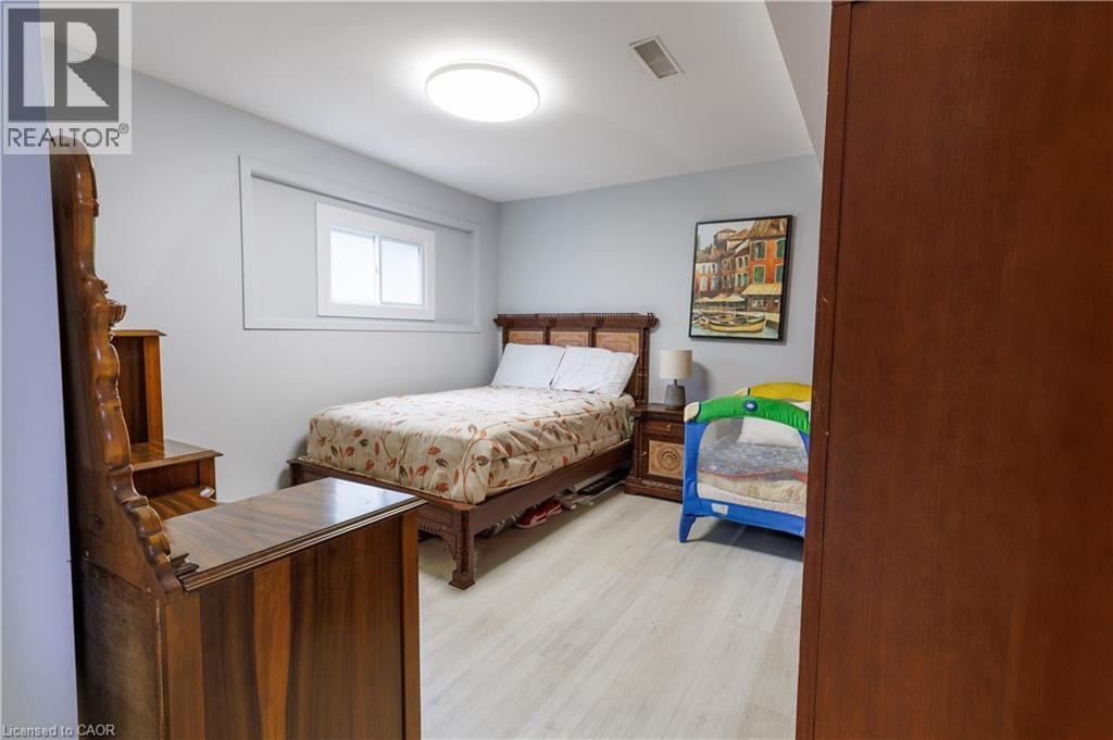 18 SILVERDALE Crescent, London, Ontario, N5Z4A4 — Photo 24