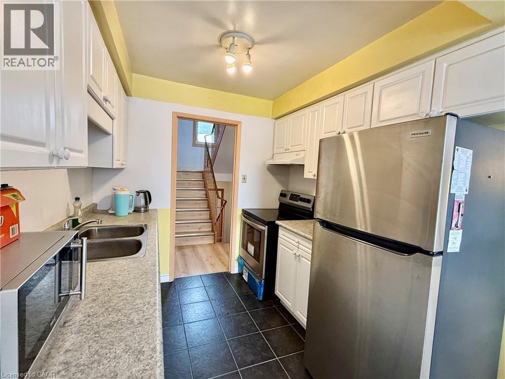427 KEATS Way Unit# 2, Waterloo, Ontario, N2L5S7 — Photo 11