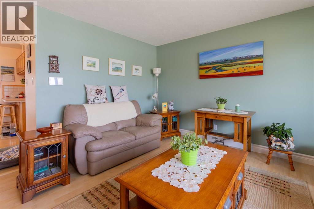 580 McDougall Street — photo 9