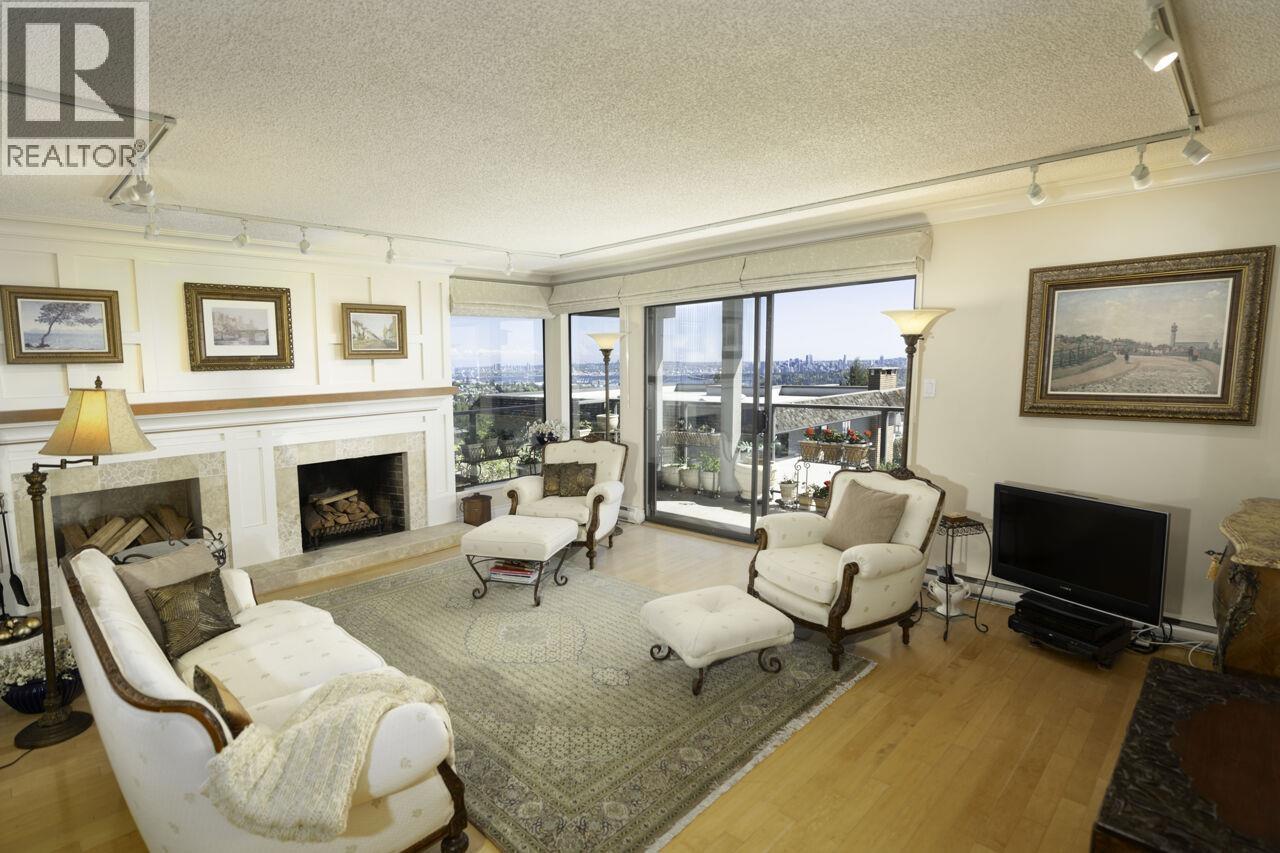 26 2214 FOLKESTONE WAY