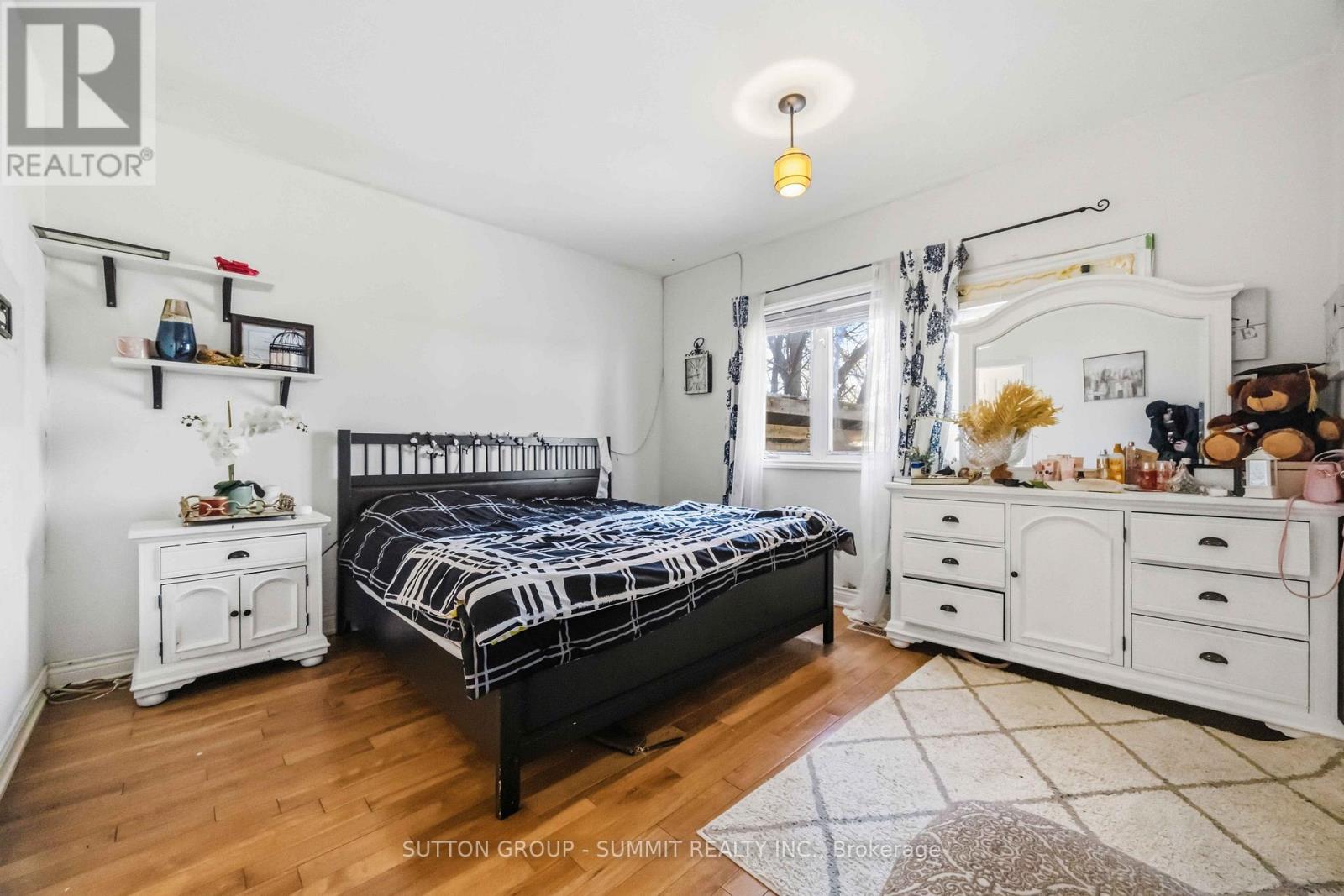4932 AURORA ROAD - 10