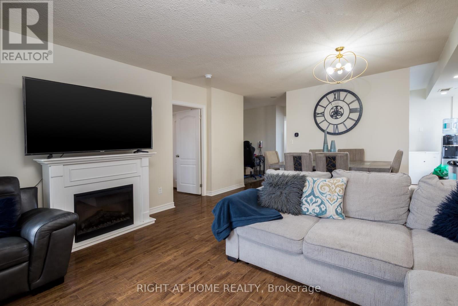 #202 2088 LAWRENCE AVENUE W - 8
