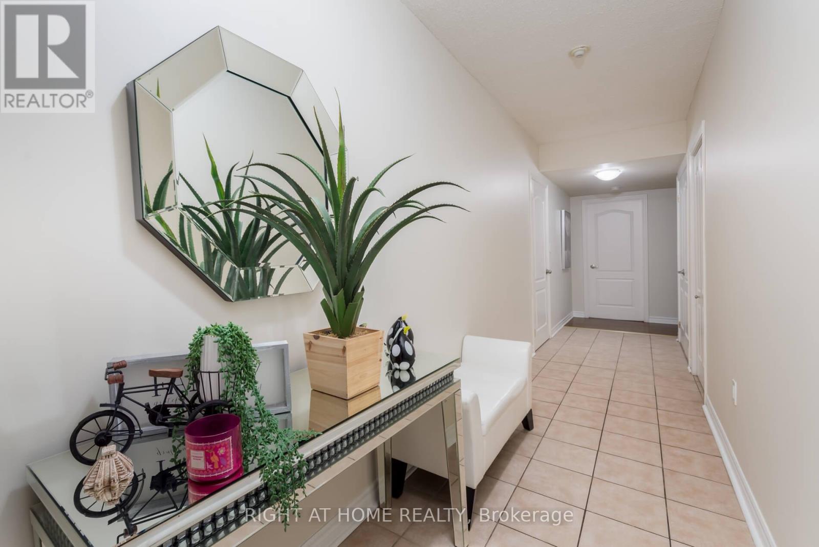 #202 2088 LAWRENCE AVENUE W - 5