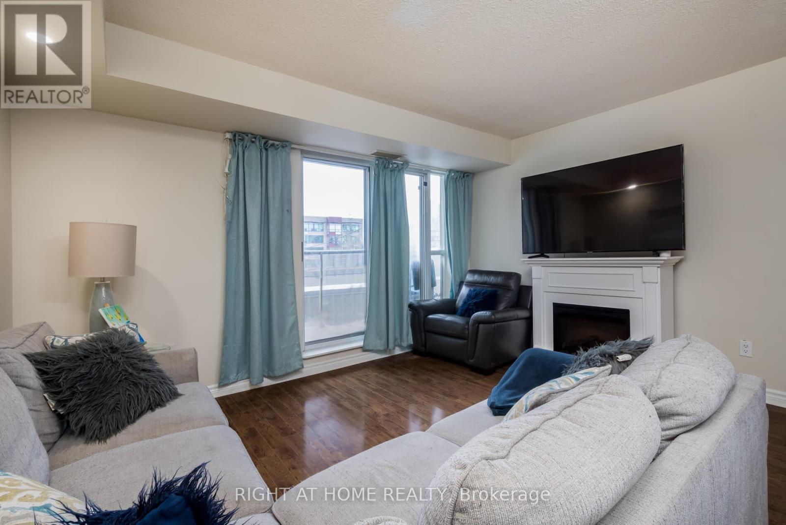 #202 2088 LAWRENCE AVENUE W - 9