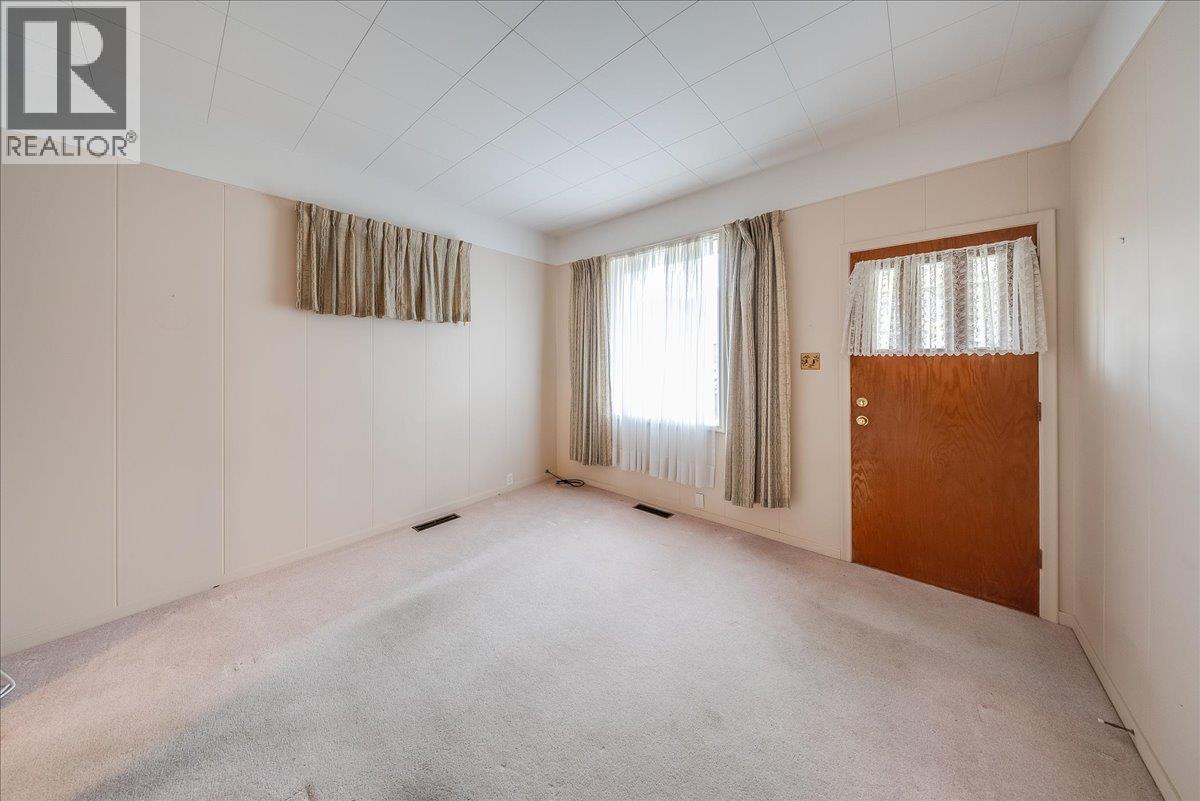 1734 Third Avenue - 4