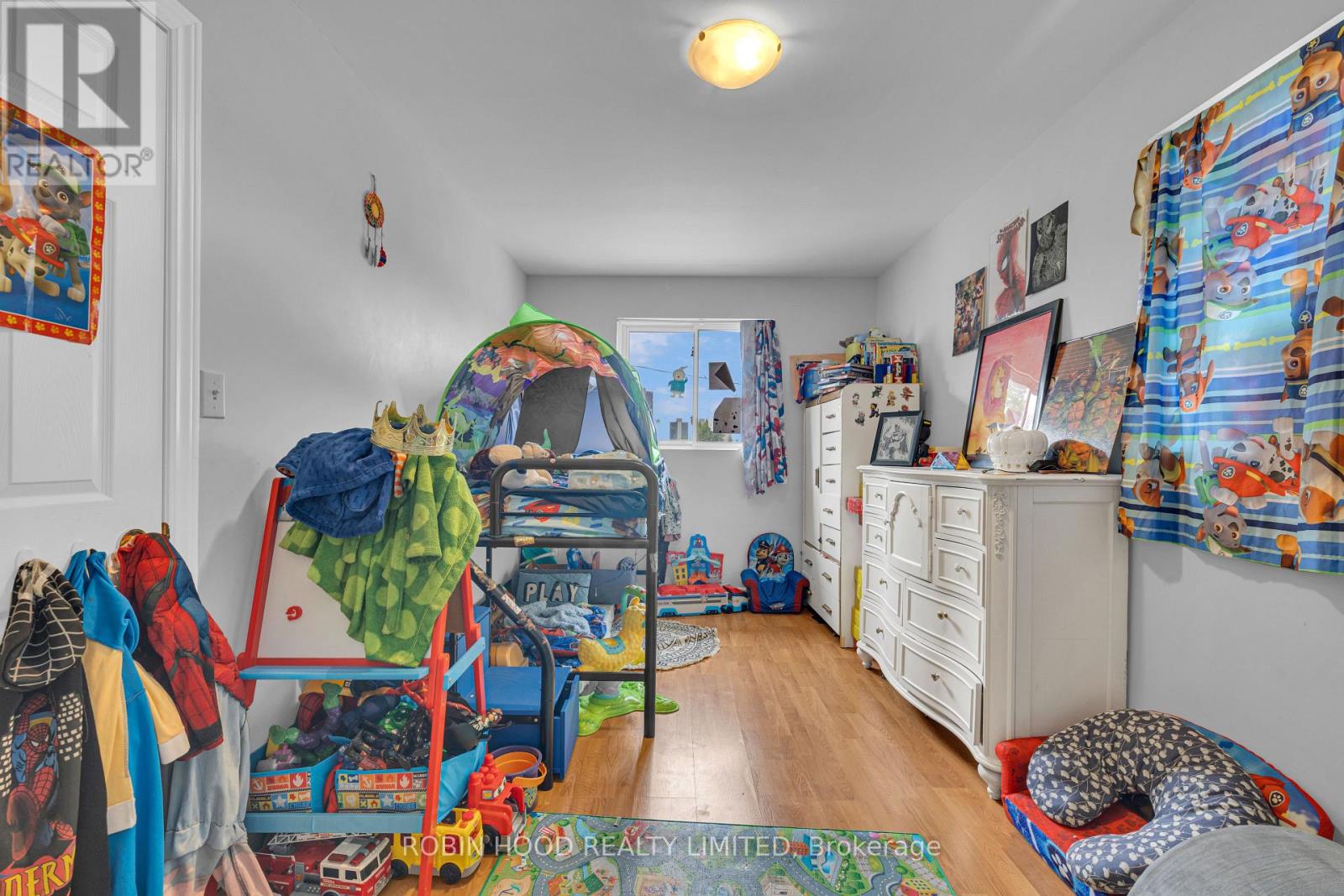 406 GLENGARRY AVENUE - 12