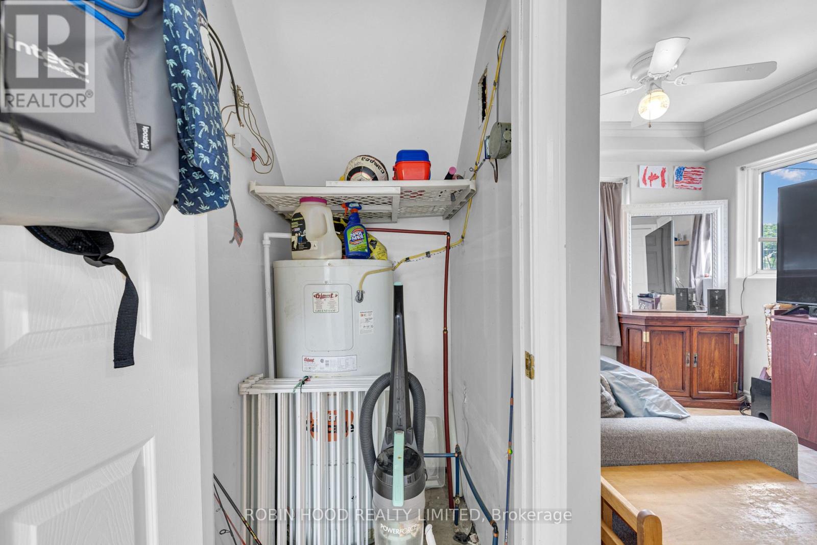 406 GLENGARRY AVENUE - 13