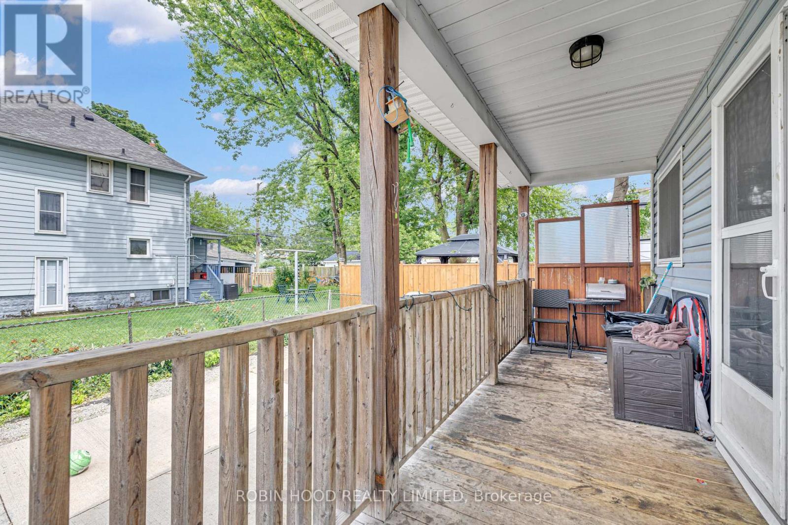 406 GLENGARRY AVENUE - 14