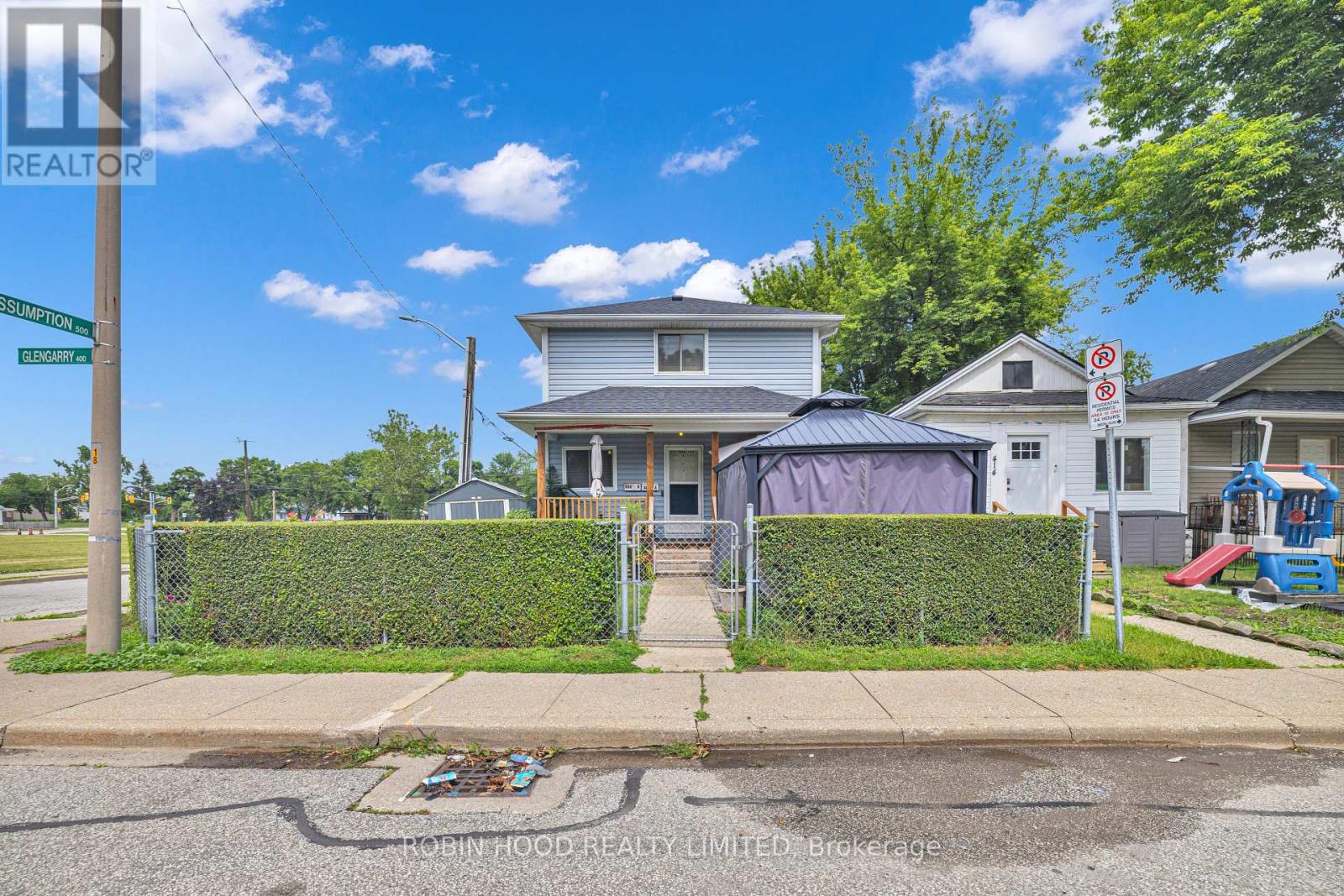406 GLENGARRY AVENUE - 2