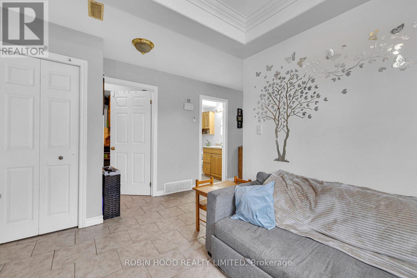 406 GLENGARRY AVENUE - 22