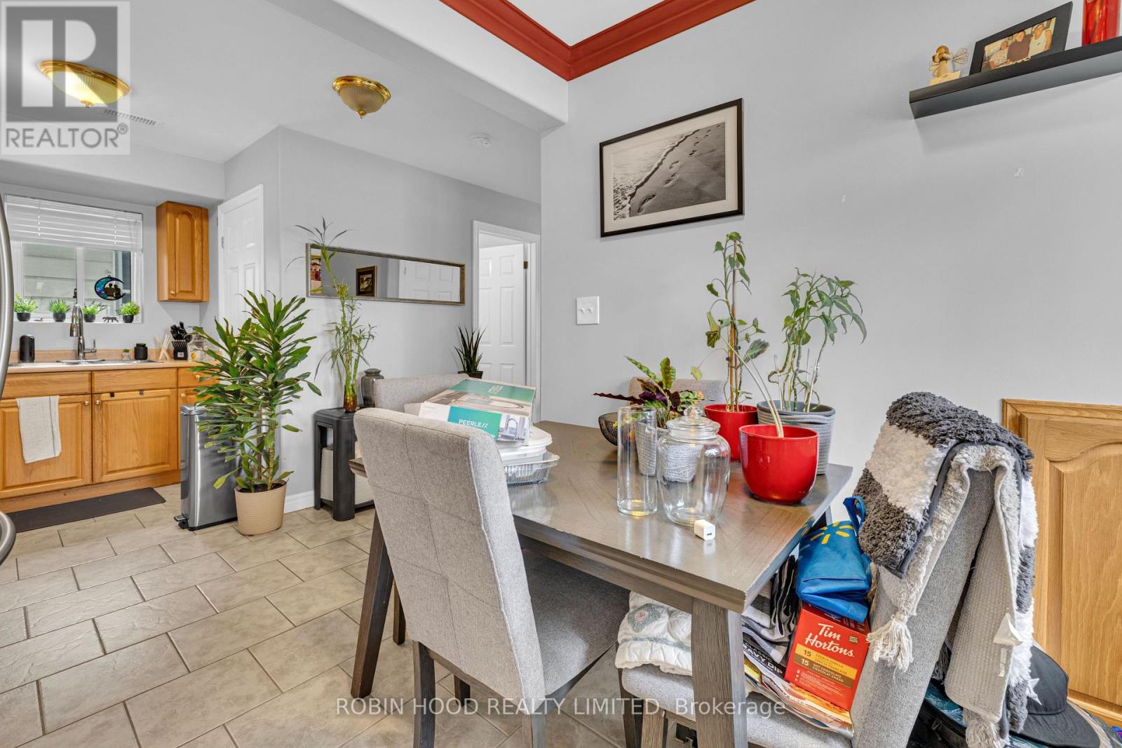 406 GLENGARRY AVENUE - 23