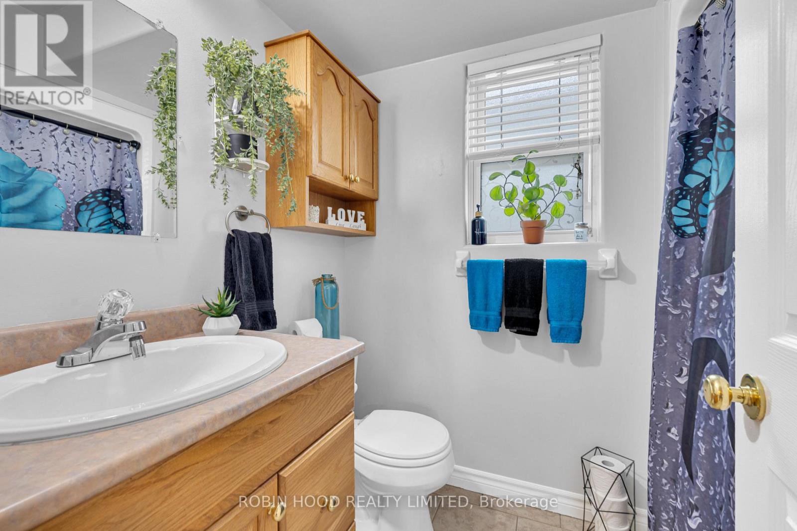 406 GLENGARRY AVENUE - 27