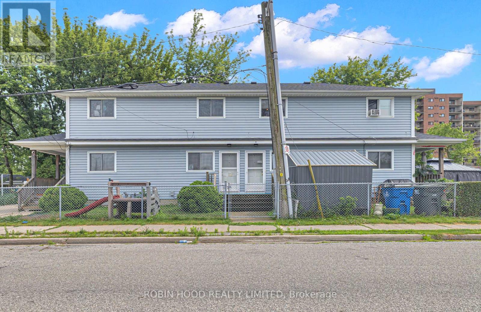 406 GLENGARRY AVENUE - 3