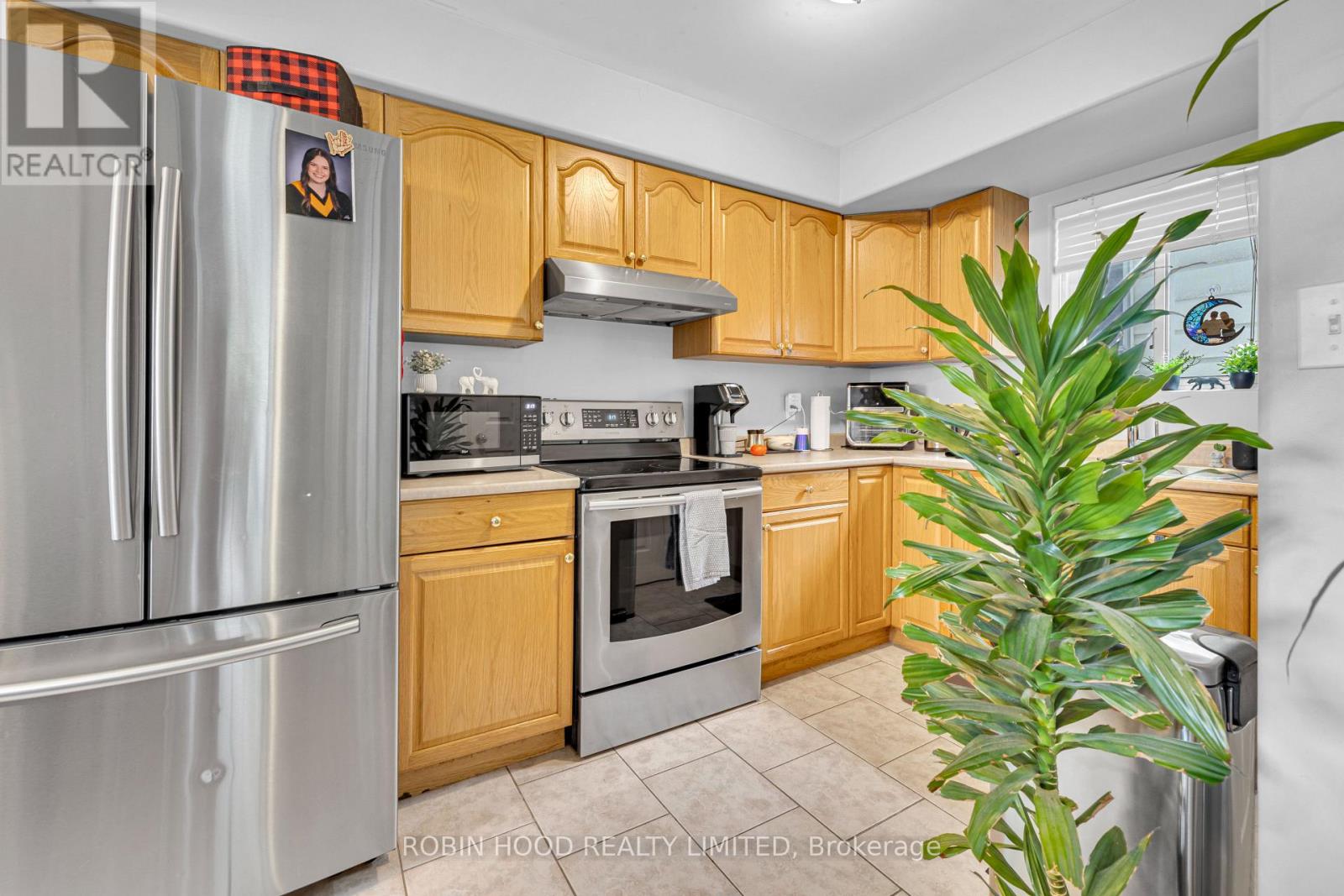 406 GLENGARRY AVENUE - 34
