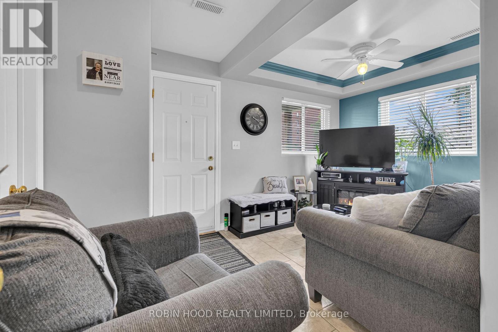 406 GLENGARRY AVENUE - 4