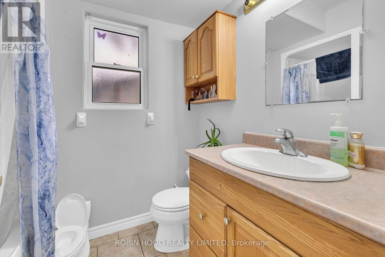 406 GLENGARRY AVENUE - 7