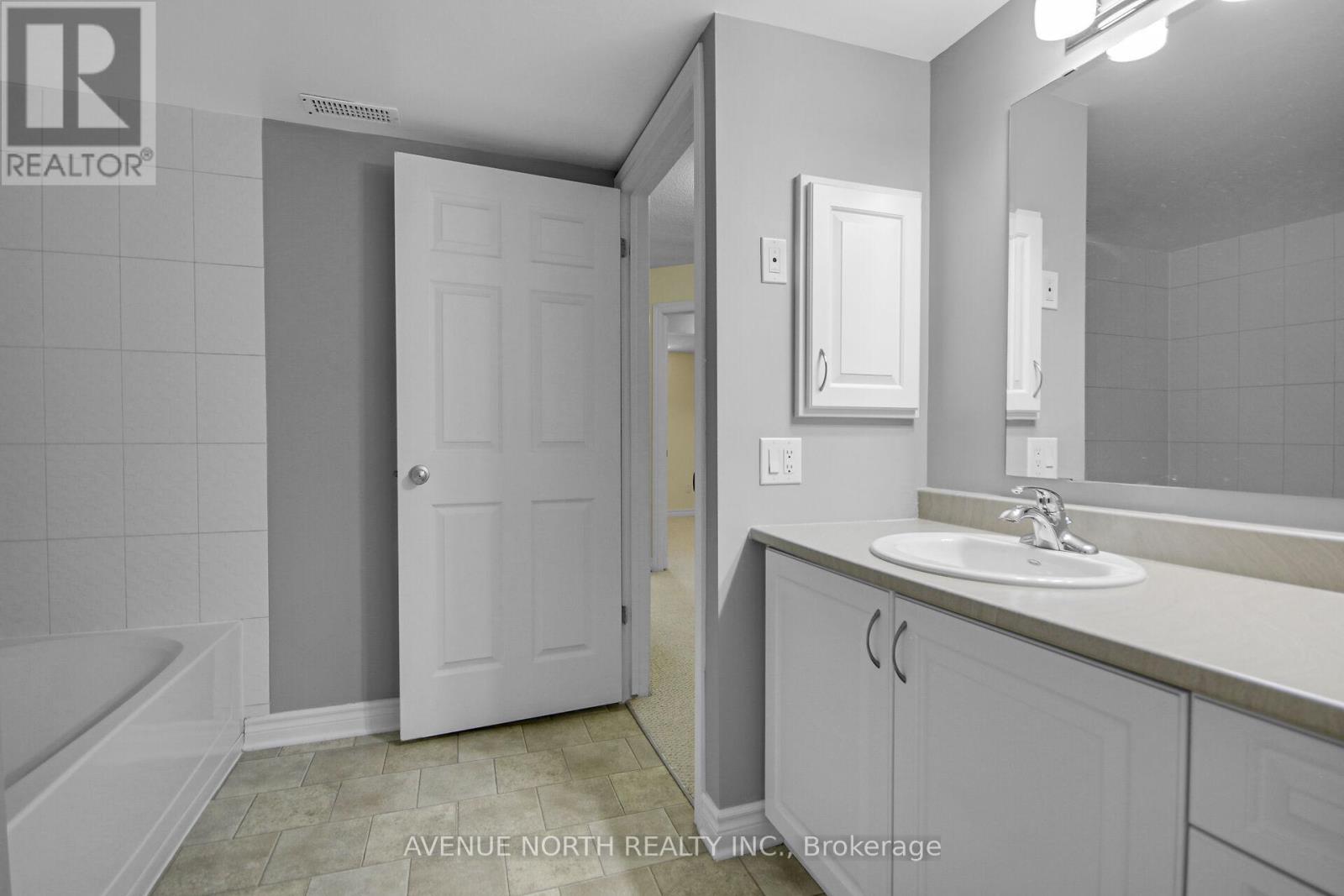 2 Bed, 2 Bath House for Rent in Ottawa – A – 772 CHAPMAN MILLS DRIVE, Ottawa – MLS# X13065656 - Image 32
