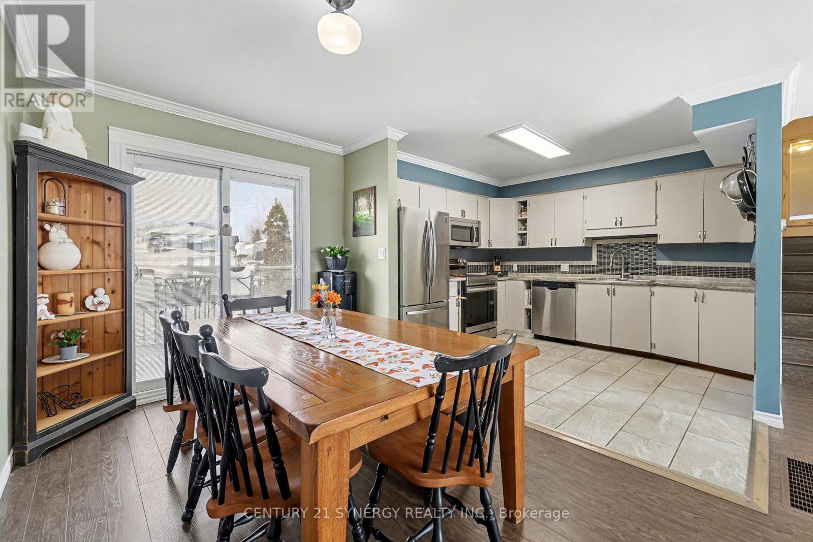 1350 LINDEN CRESCENT - 12