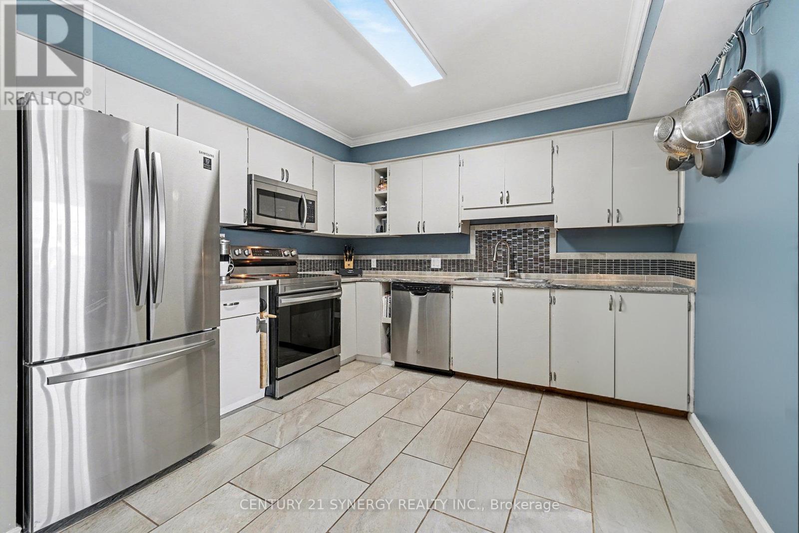 1350 LINDEN CRESCENT - 14