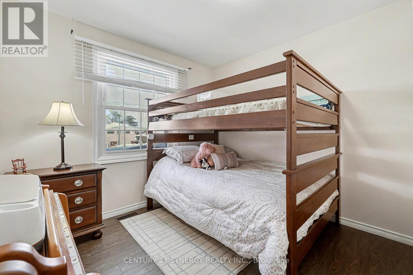 1350 LINDEN CRESCENT - 20