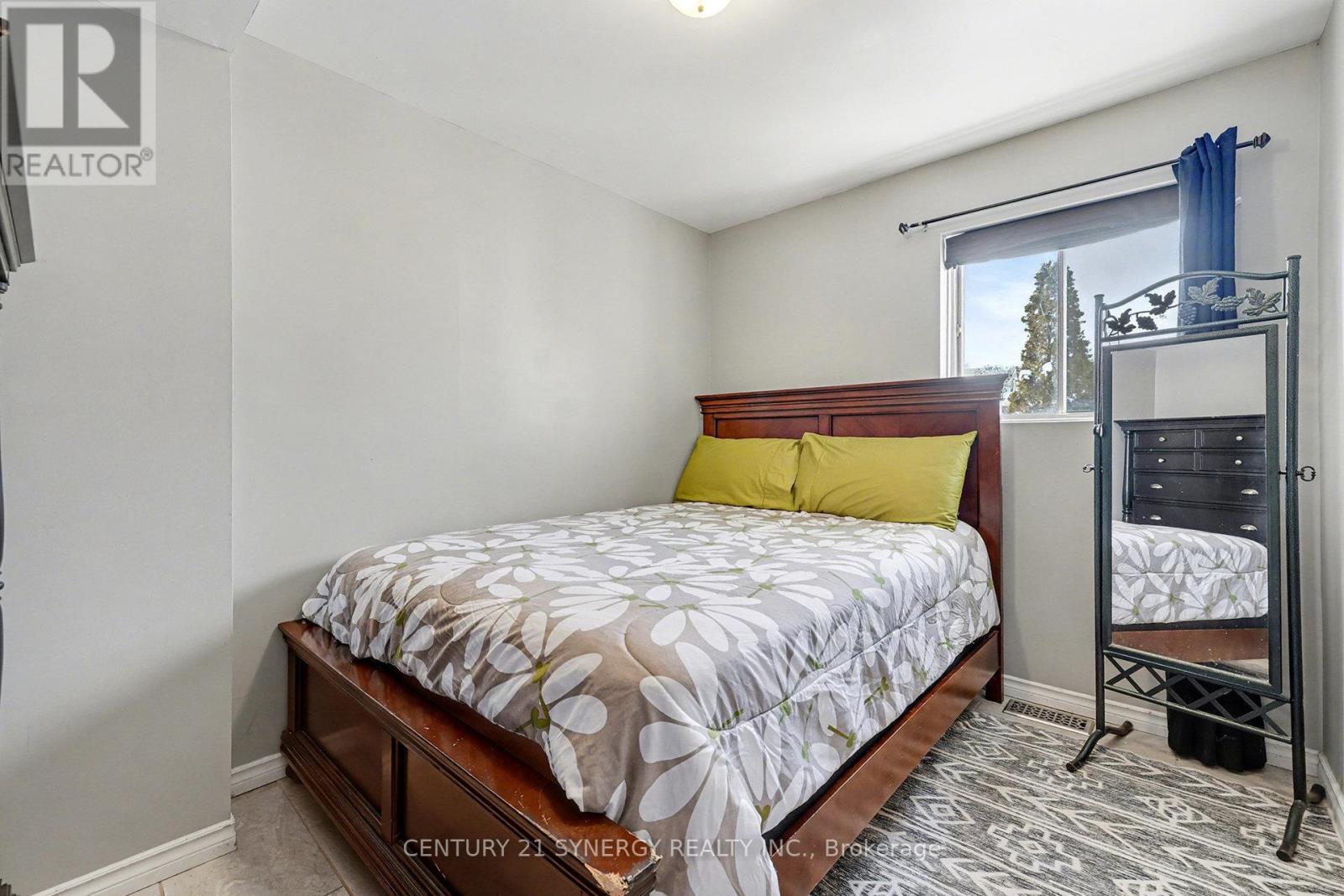 1350 LINDEN CRESCENT - 22