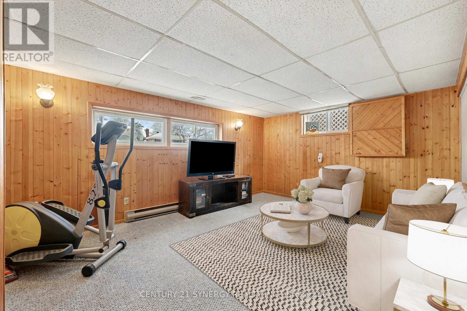 1350 LINDEN CRESCENT - 25