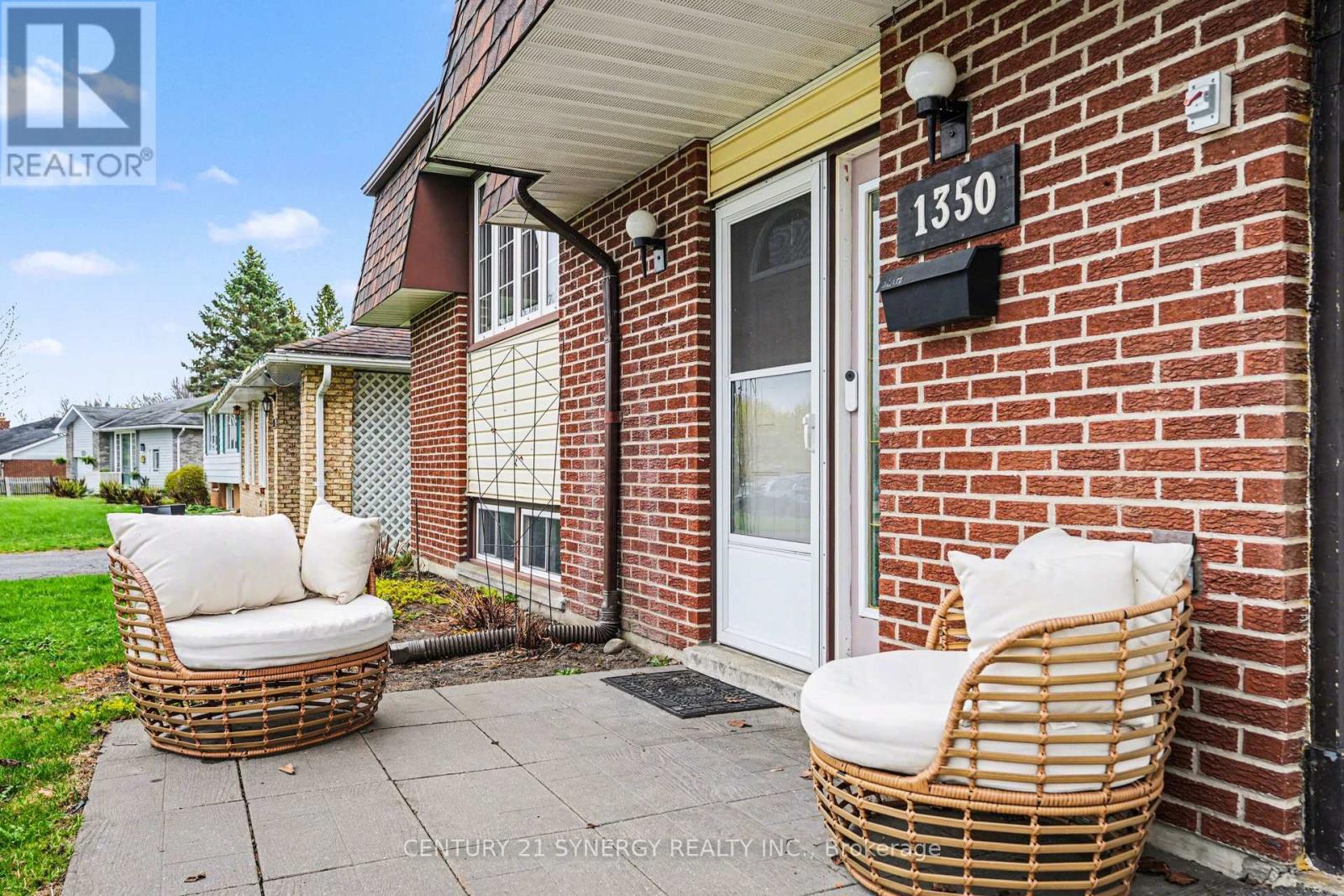 1350 LINDEN CRESCENT - Image 3