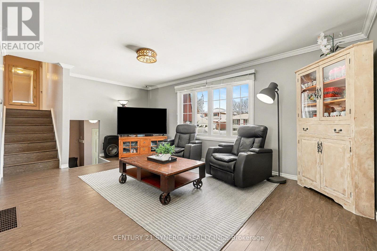 1350 LINDEN CRESCENT - 7