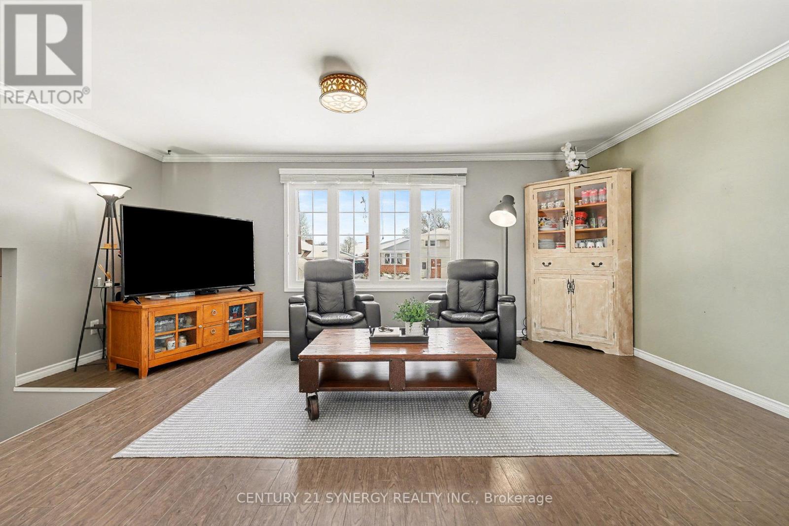 1350 LINDEN CRESCENT - 8