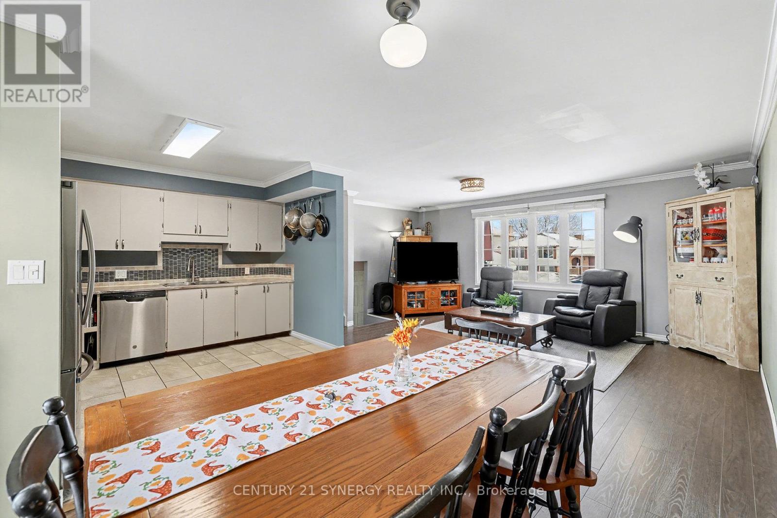 1350 LINDEN CRESCENT - 9