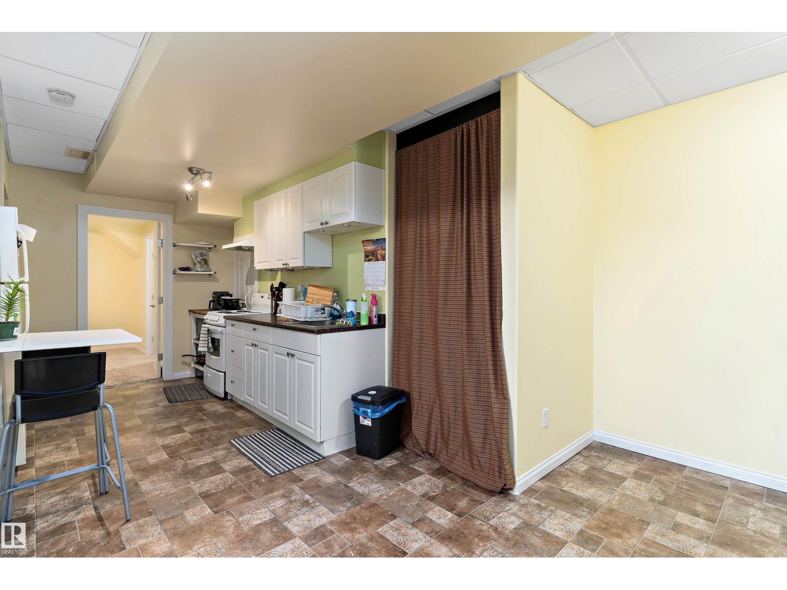 11846 125 ST NW, Edmonton