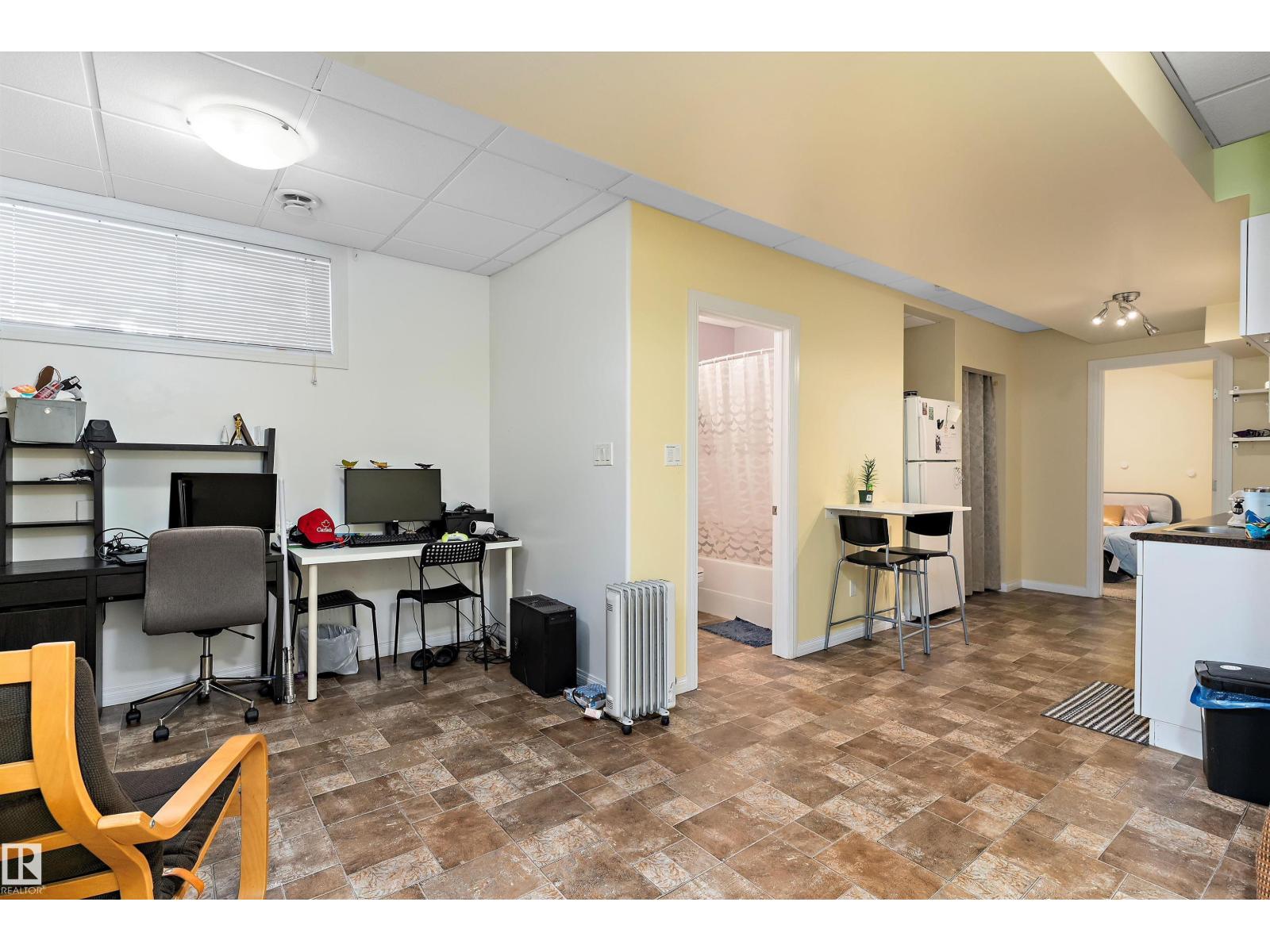 11846 125 ST NW, Edmonton