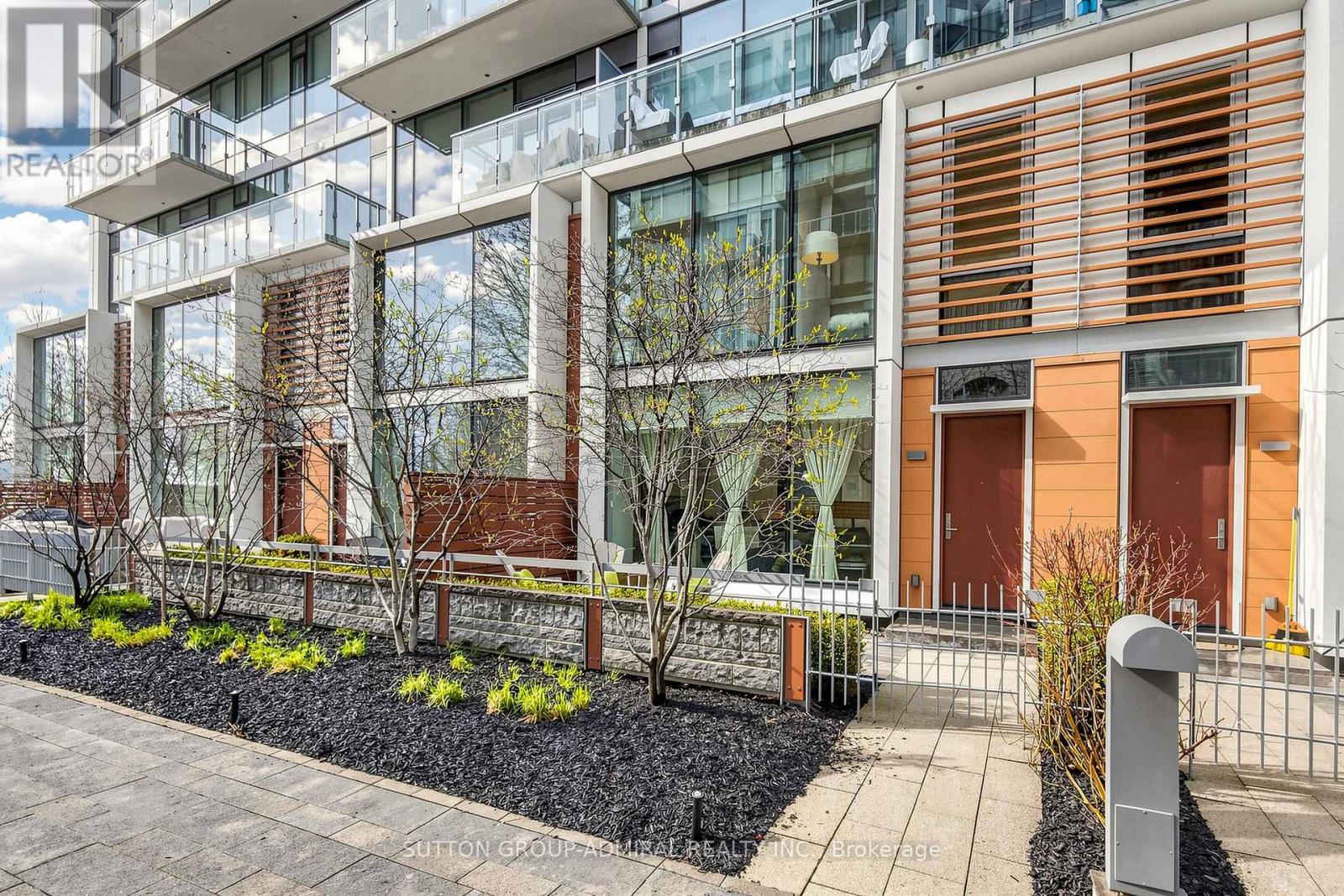 Listing photo of TH115 - 39 QUEENS QUAY E