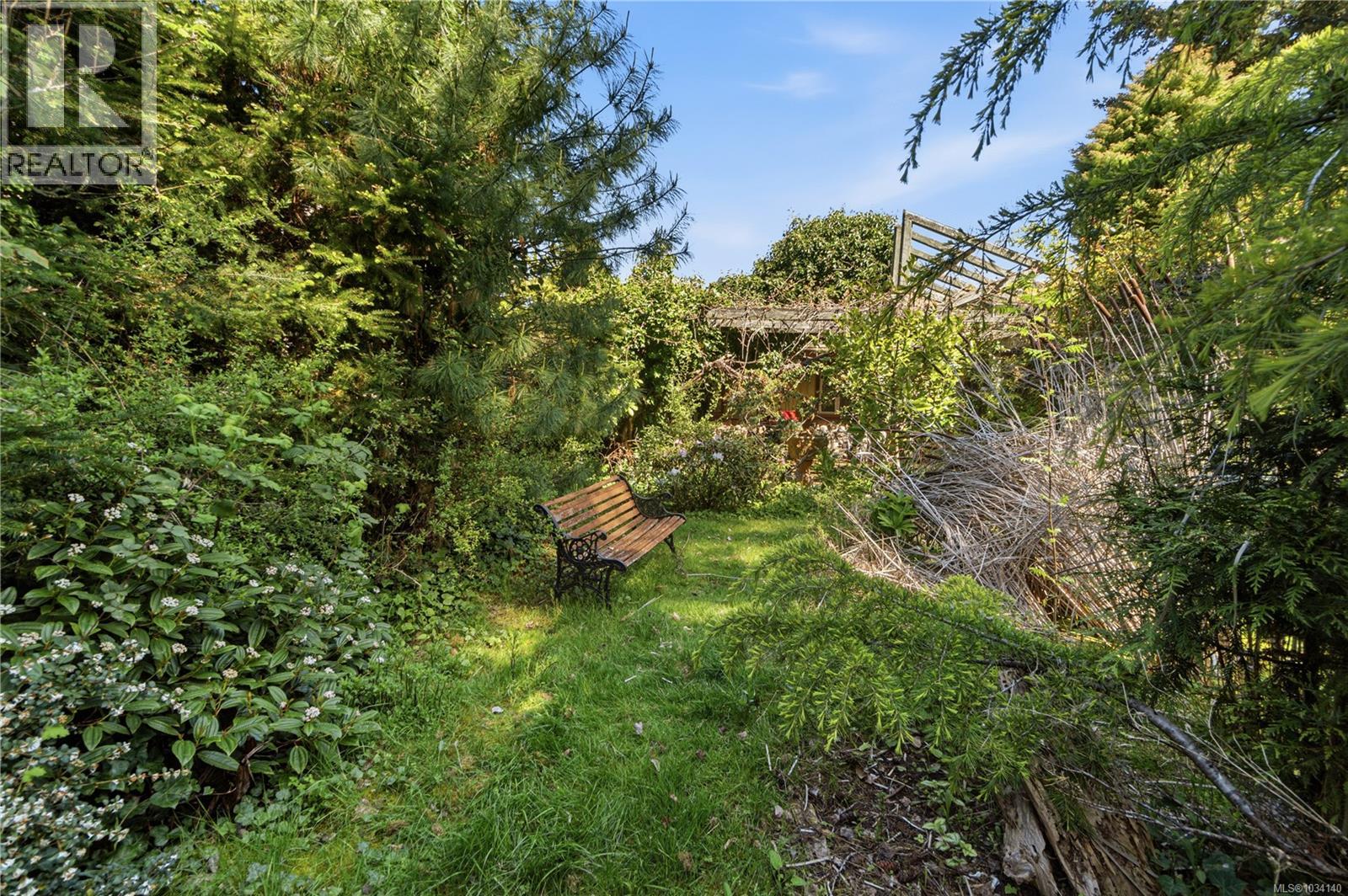 893 Shorewood Dr - 26