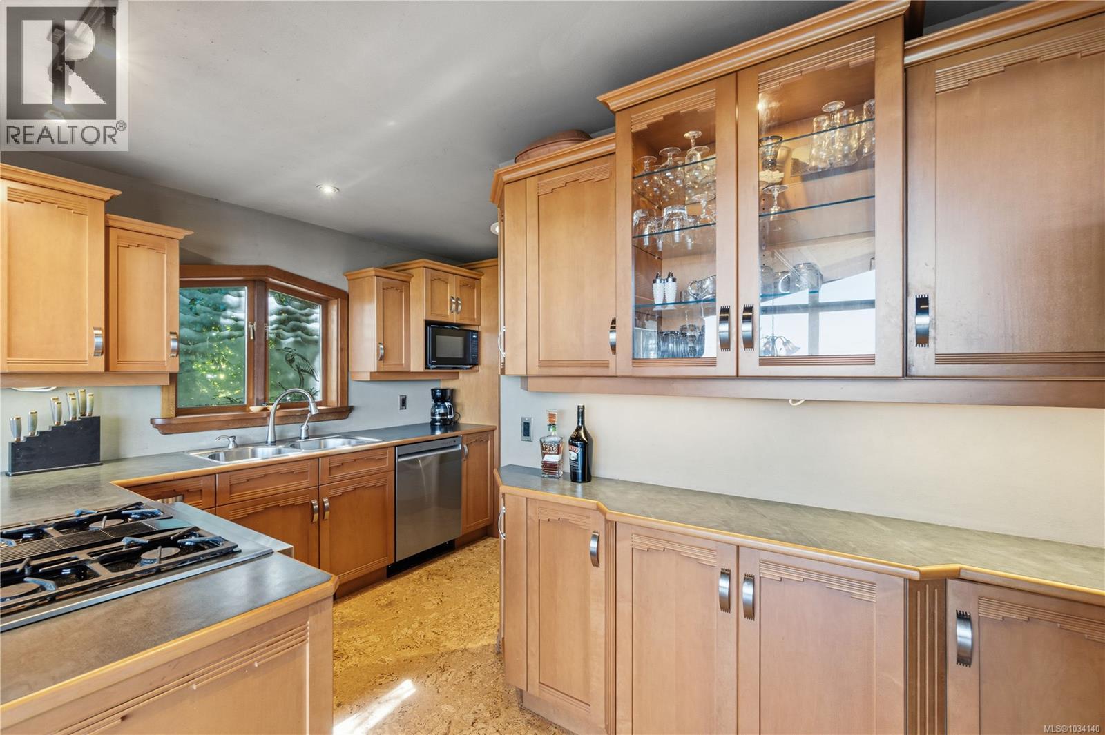 893 Shorewood Dr - 5