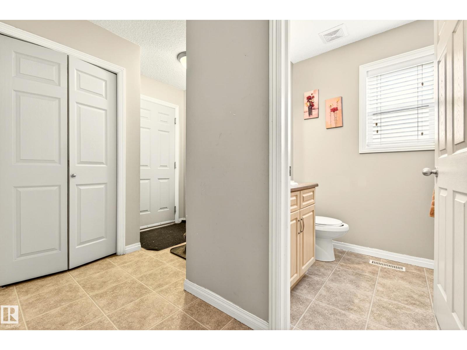 8922 5av SW - 18