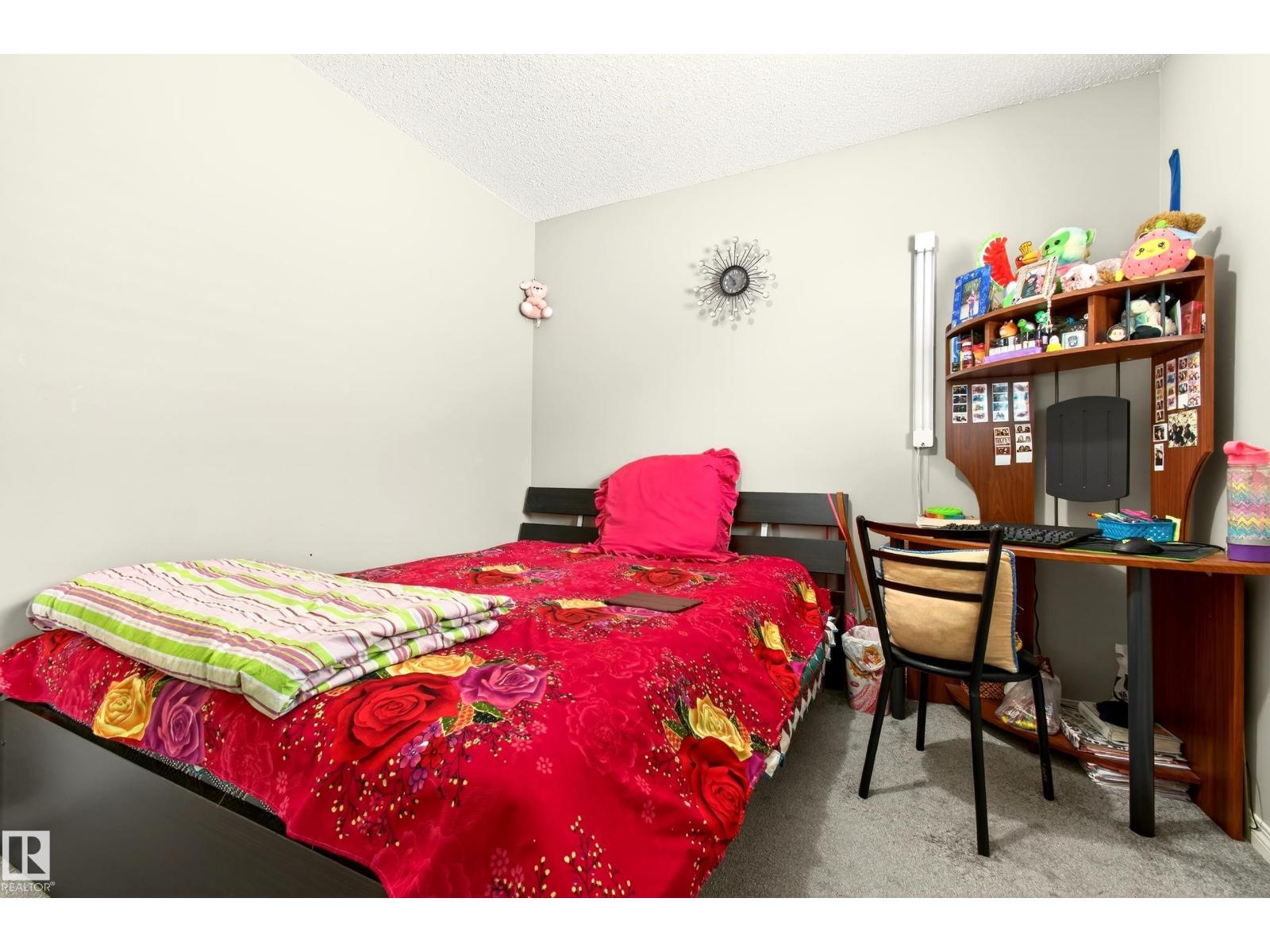8922 5av SW - 22