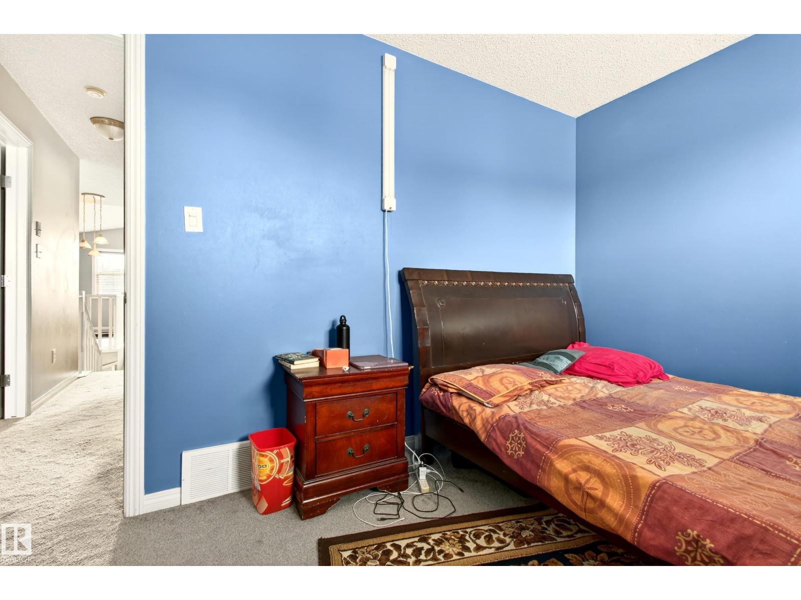8922 5av SW - 29
