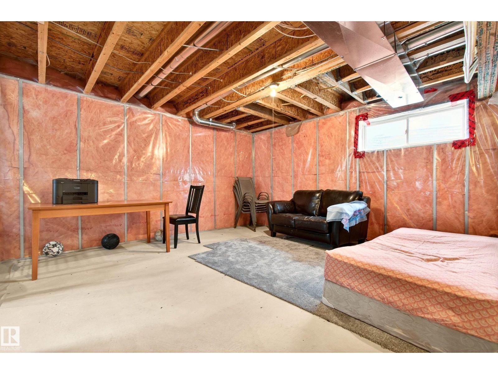 8922 5av SW - 40
