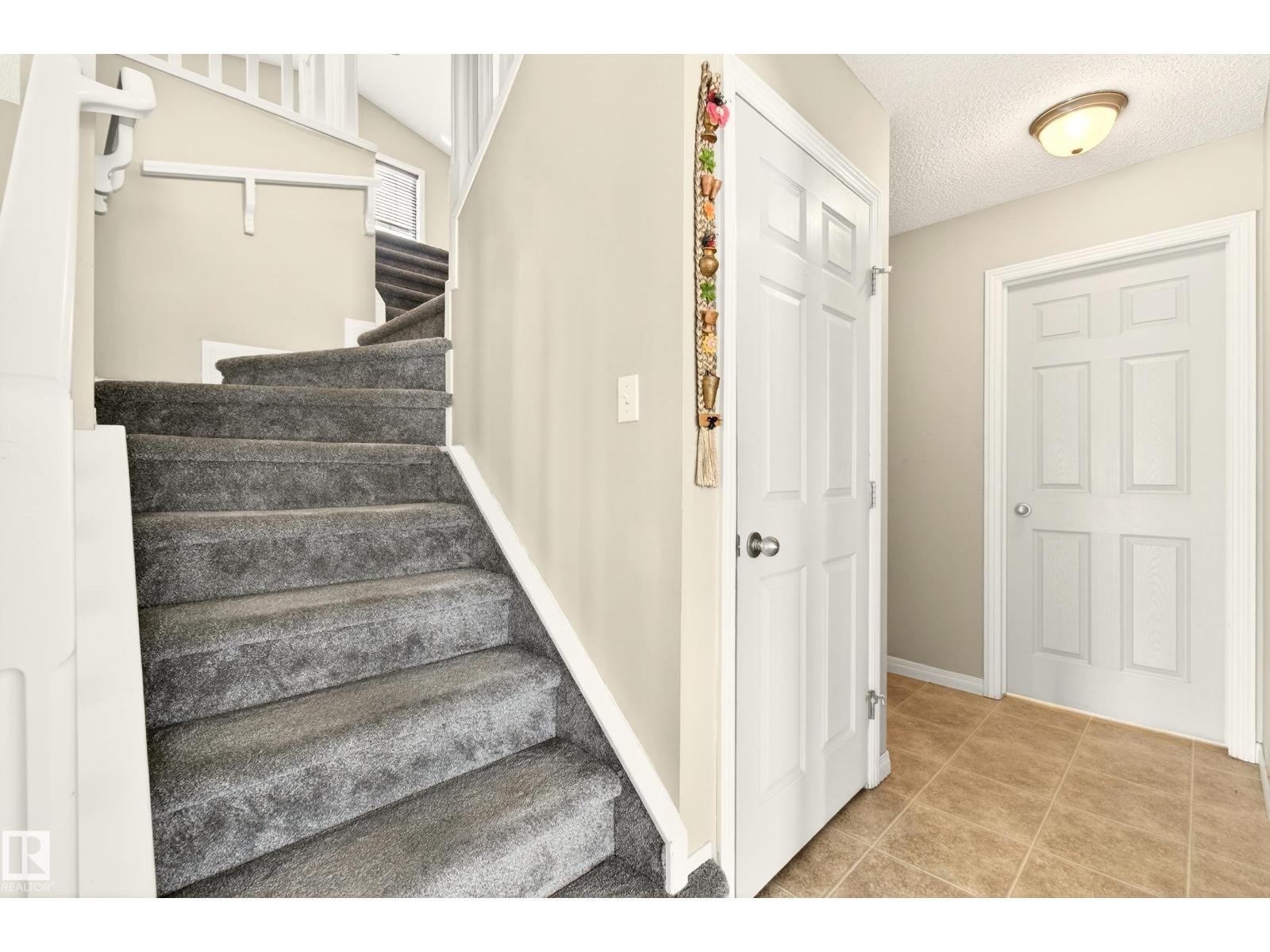 8922 5av SW - 9