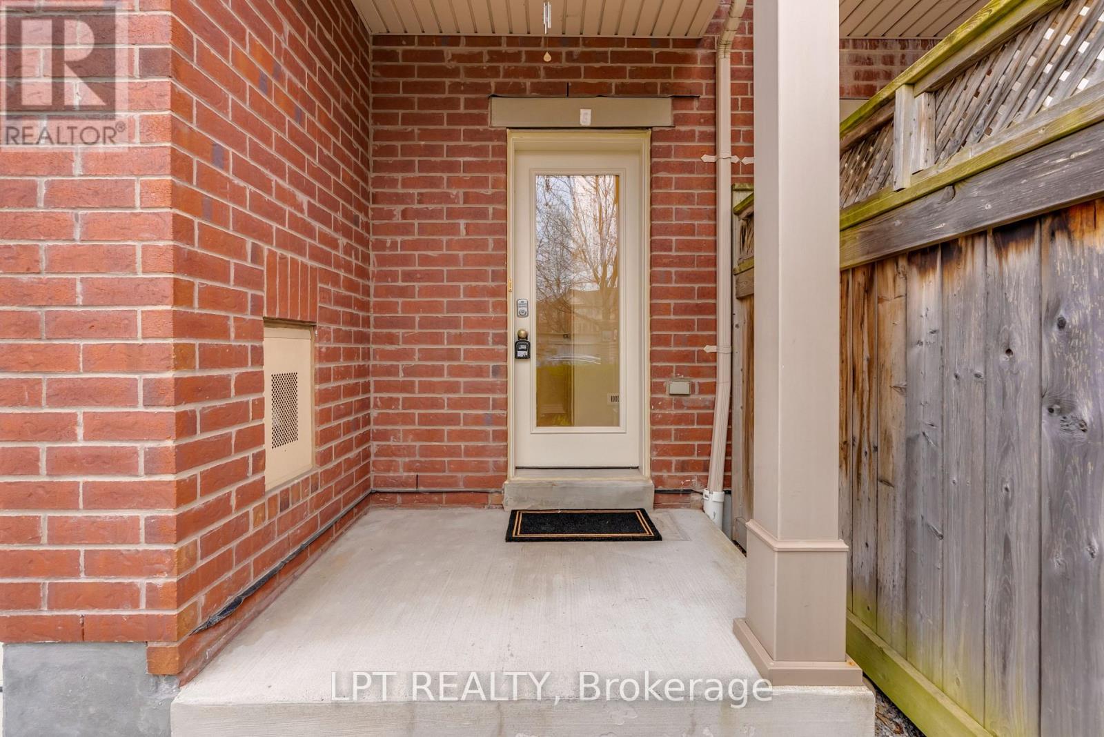 #4 3215 THOMAS STREET - 4