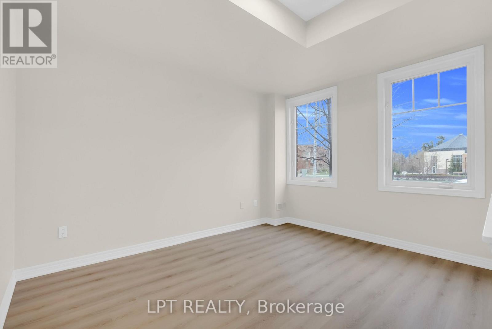 #4 3215 THOMAS STREET - 9