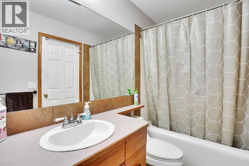 4 Martin crossing Bay NE — photo 24