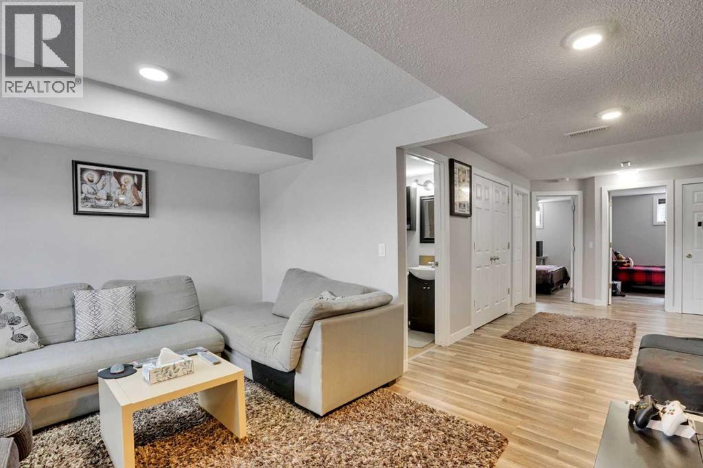 4 Martin crossing Bay NE — photo 31
