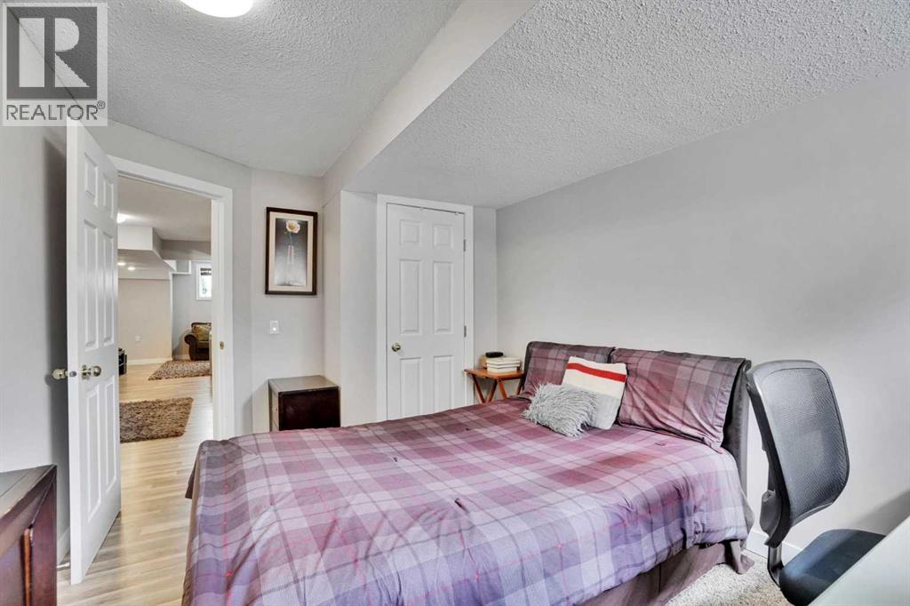 4 Martin crossing Bay NE — photo 37