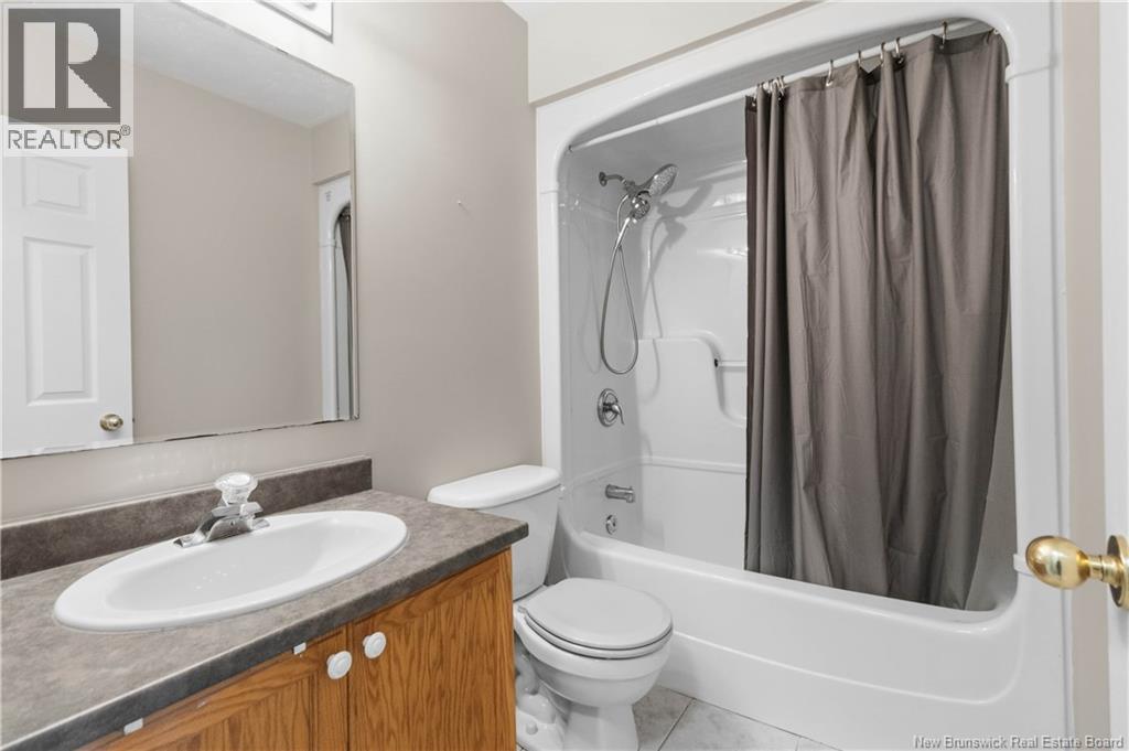 75 Algonquin Crescent - 25
