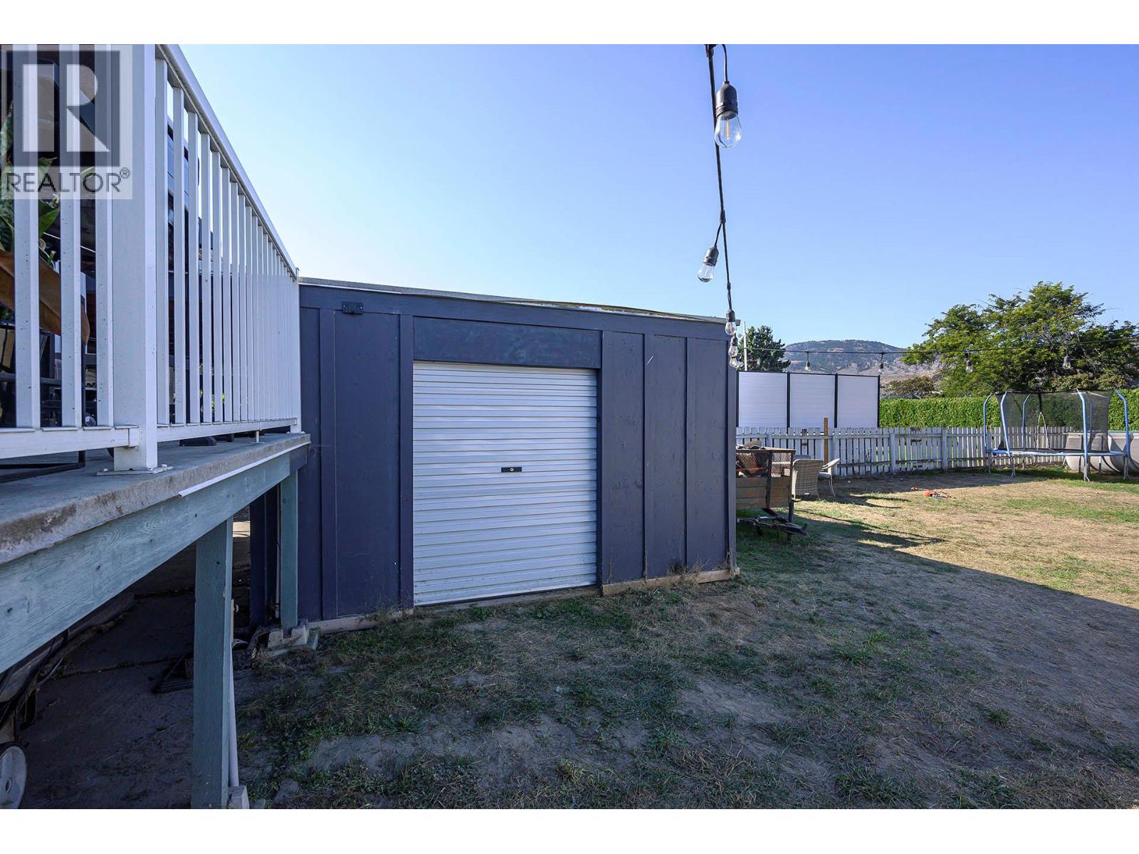2436 YOUNG Avenue - 54