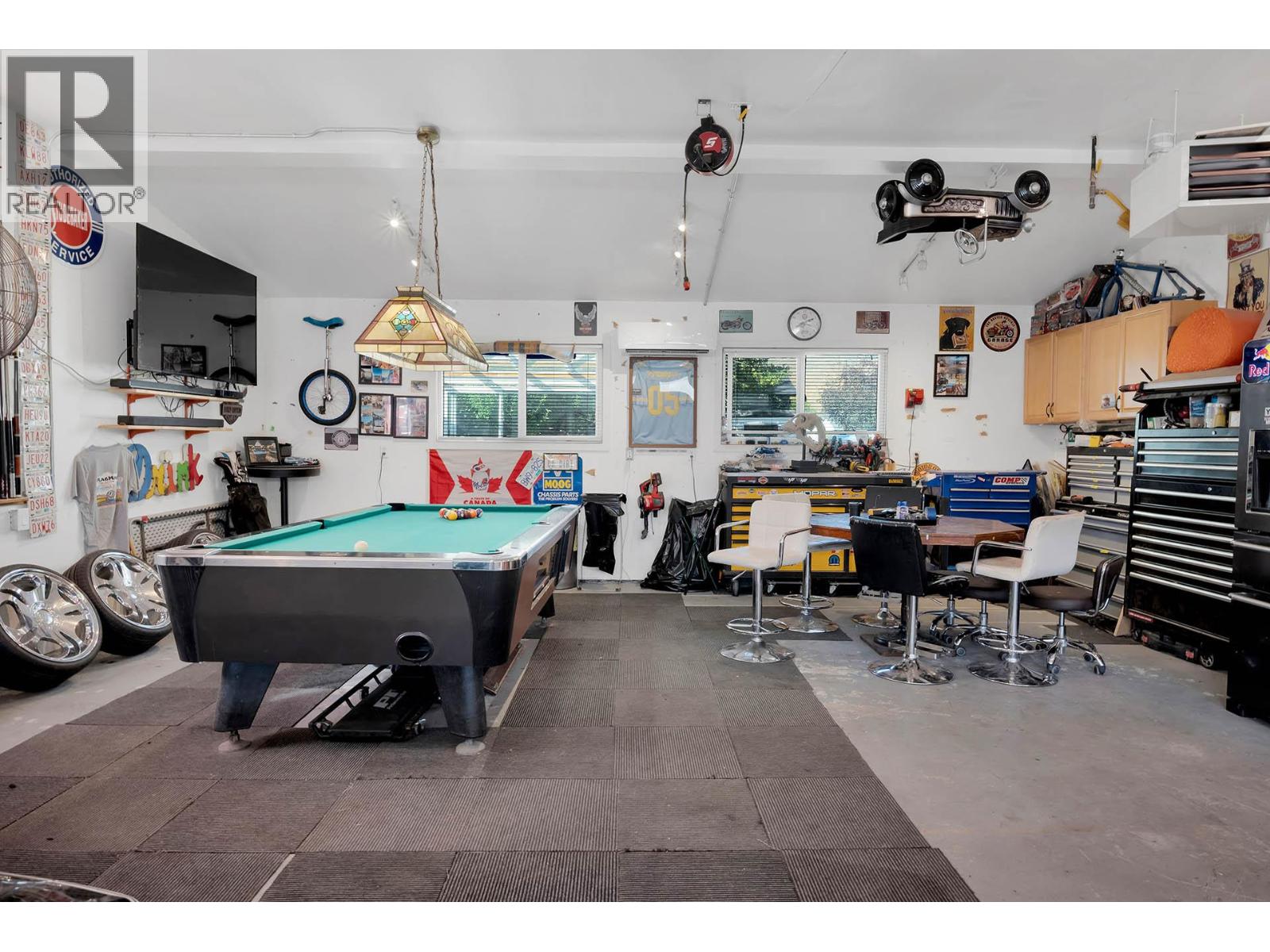 2436 YOUNG Avenue - 56
