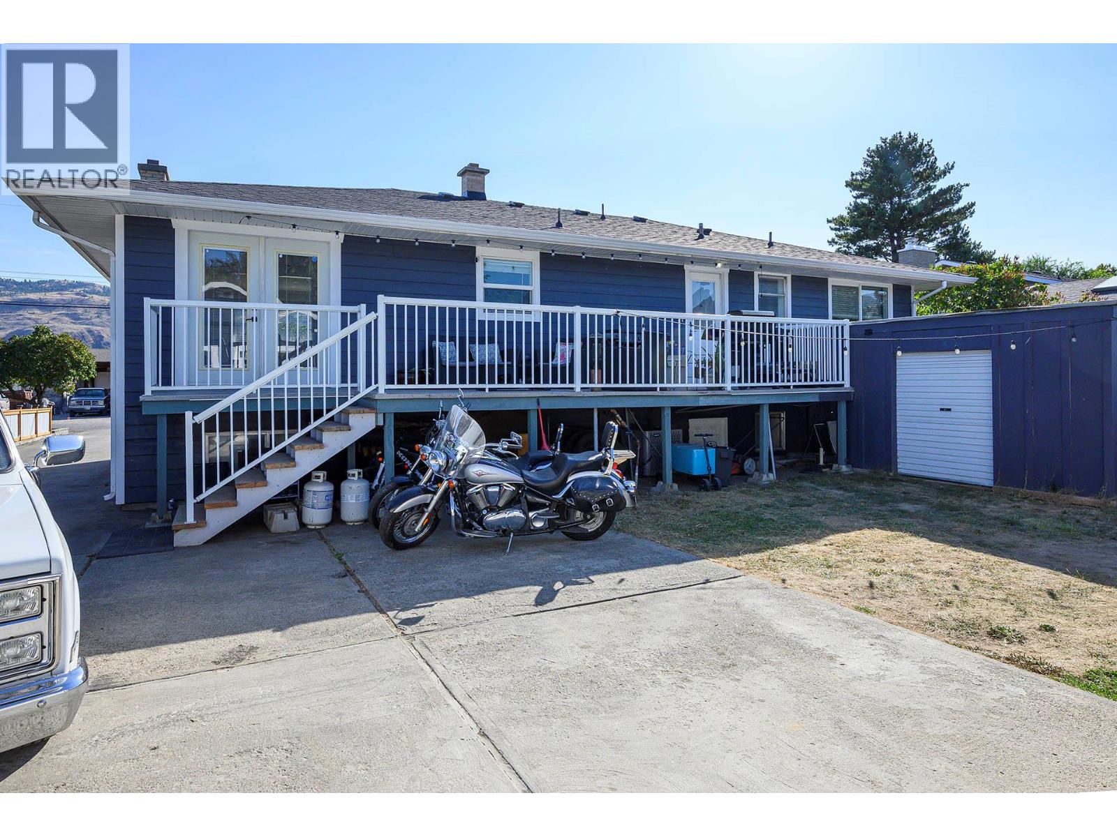 2436 YOUNG Avenue - 43