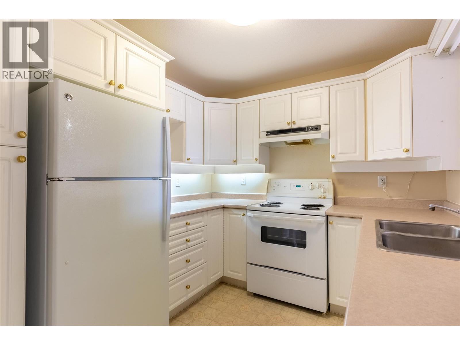 #311 120 VERNON Avenue - 6
